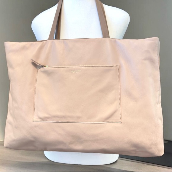 Mansur Gavriel | Lambskin Reversible Pillow Tote - Picture 5 of 12